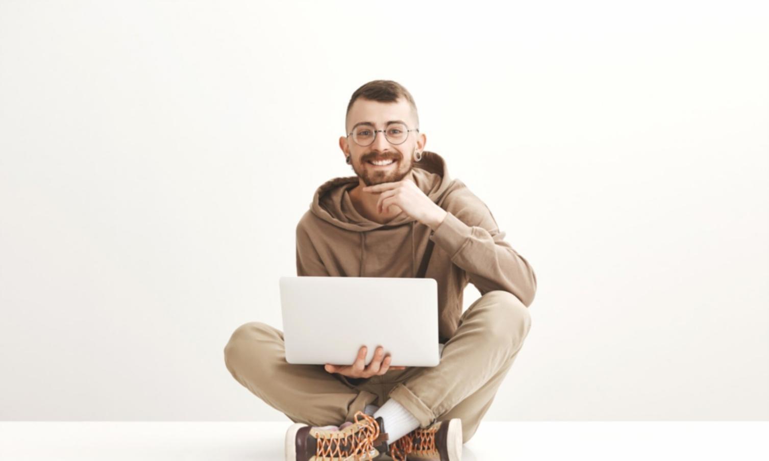 Ambiente 3D immersivo con elementi narrativi interattivi